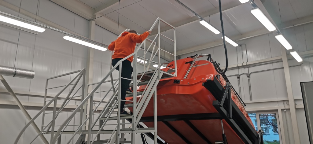FFLBS Free-fall lifeboat simulator FFLBS Free-fall lifeboat simulator