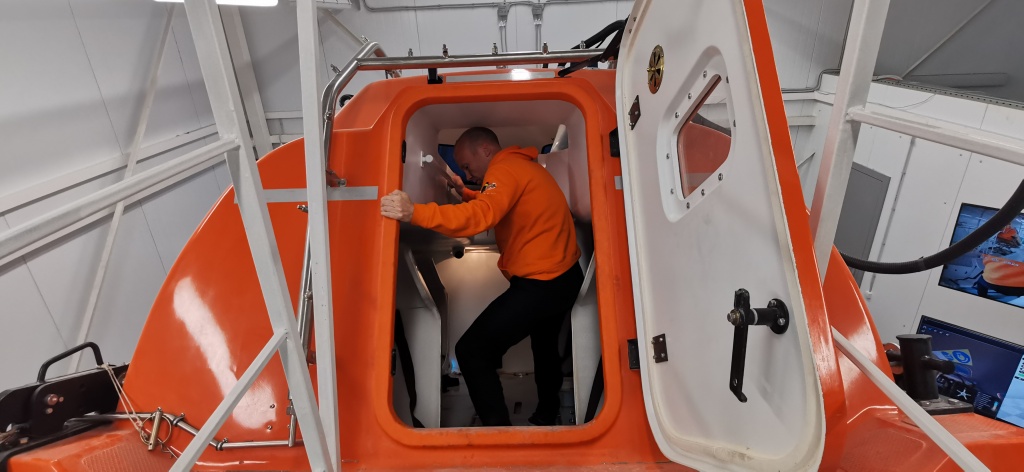 FFLBS Free-fall lifeboat simulator FFLBS Free-fall lifeboat simulator