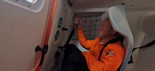 FFLBS Free fall lifeboat simulator (full mission, on the dynamic platform)